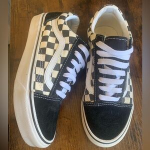 Vans Black and White Checkered with laces. Men’s size 5 Women’s size 6.5